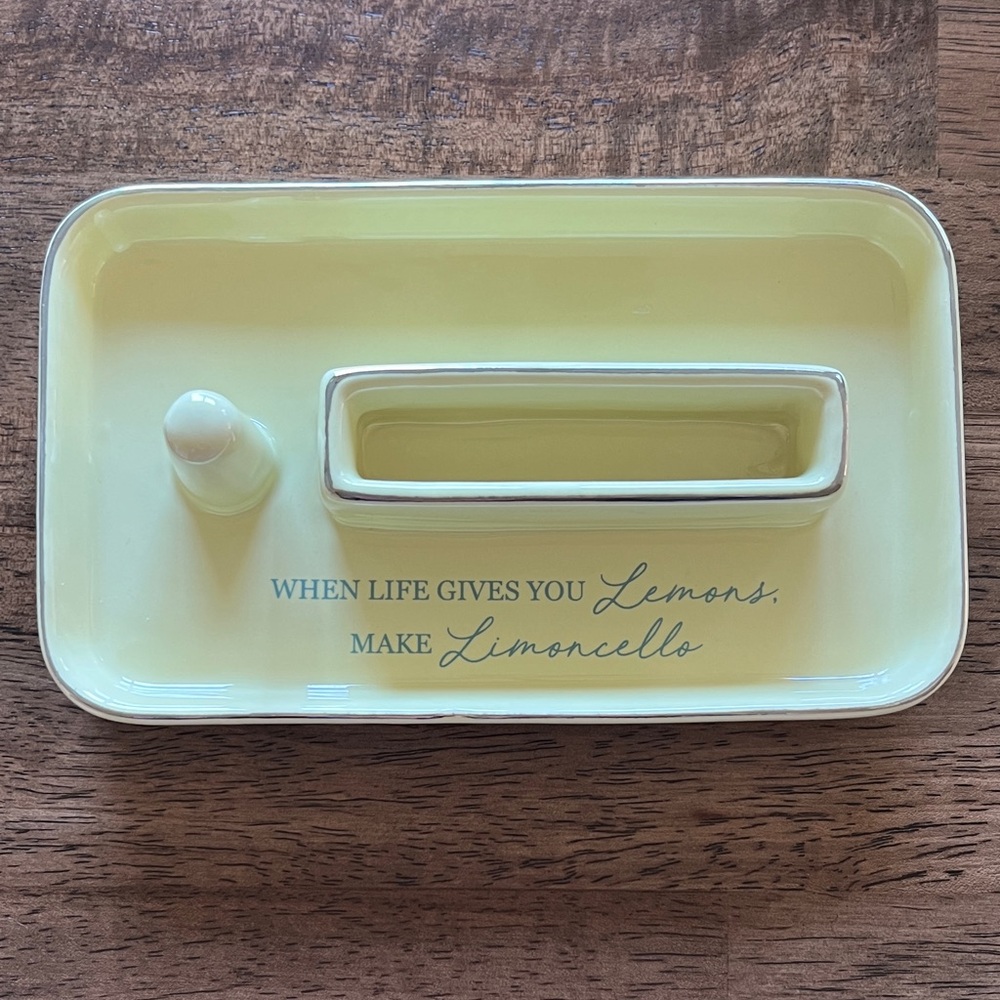 Ceramic Ring Holder & Jewelry Trinket Tray with Limoncello Quote - Picture 2 of 9